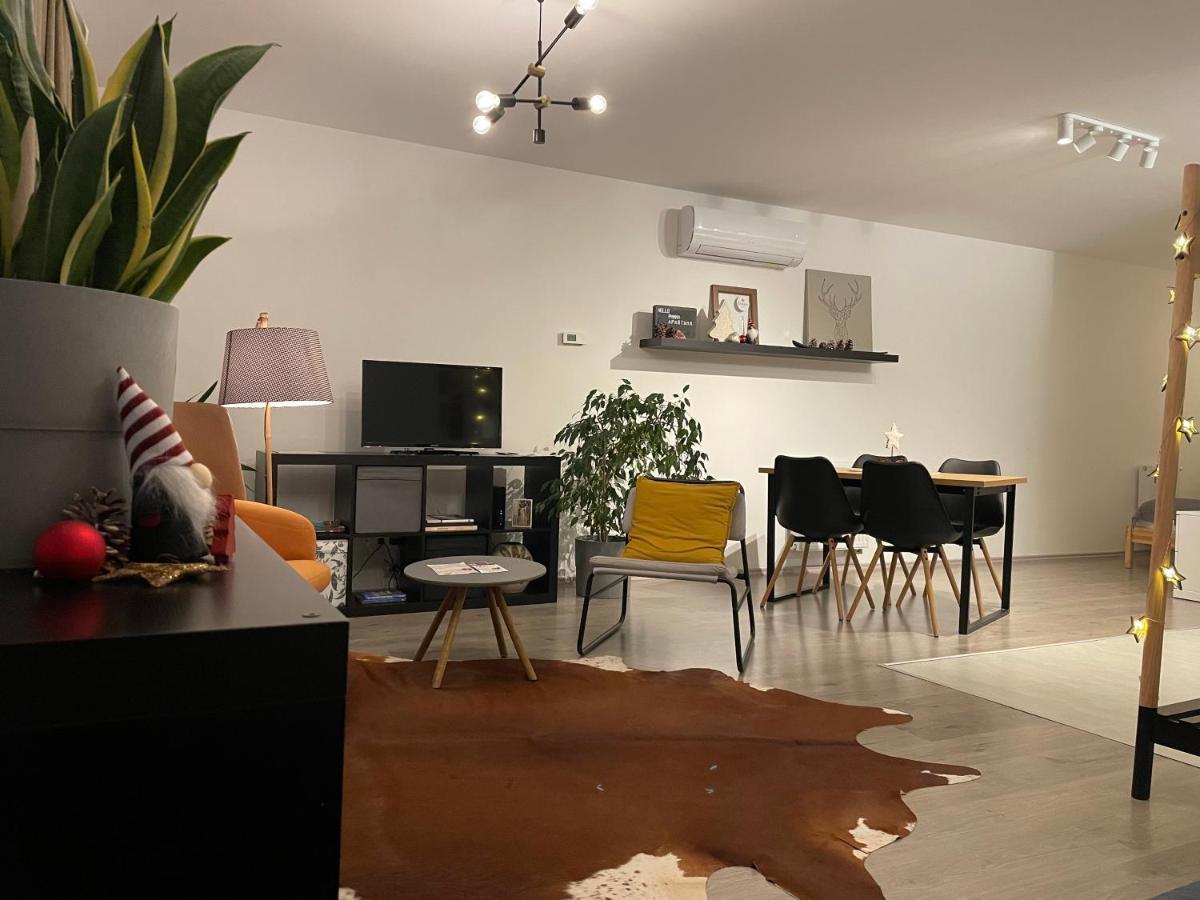 Panna Apartman Eger Buitenkant foto